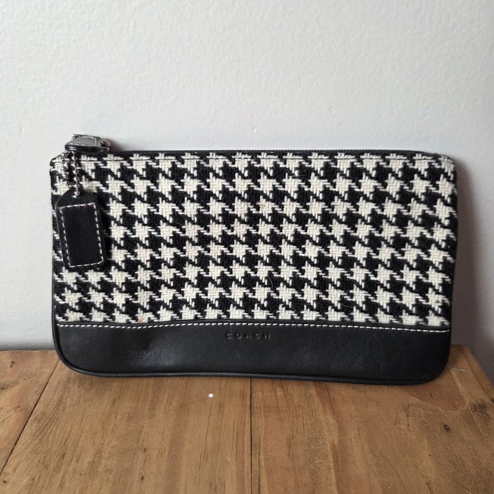 Coach Houndstooth Tweed Pouch Wristlet Black White Leather Trim Zip Y2K